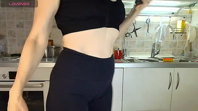 MilfeaN online show from September 18, 2025, 7:00 am