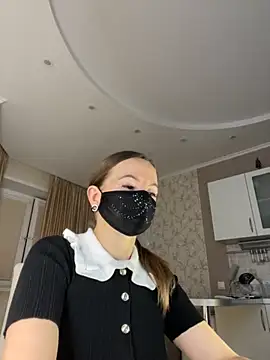 MilfeaN online show from November 17, 2025, 5:28 pm