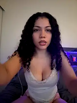 Snapshot of ladylavish chatting on December 4, 2025, 2:54 am ladylavish online show from December 4, 2025, 2:54 am