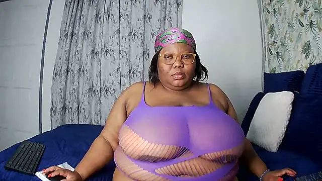 DAIRYBELLELIZxx online show from June 3, 2026, 9:08 pm