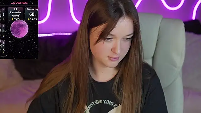 Snapshot of DonnaLustt chatting on November 4, 2025, 9:07 pm DonnaLustt online show from November 4, 2025, 9:07 pm