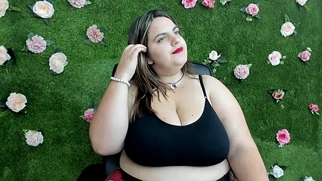 Snapshot of Huge_Titties_ chatting on September 23, 2025, 7:10 pm Huge Titties online show from September 23, 2025, 7:10 pm