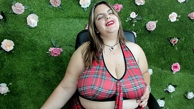 Snapshot of Huge_Titties_ chatting on September 19, 2025, 7:07 pm Huge Titties online show from September 19, 2025, 7:07 pm