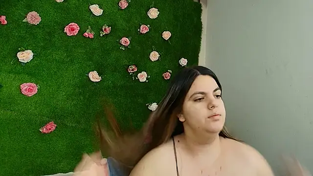 Huge Titties  online show from March 14, 2026, 5:02 am