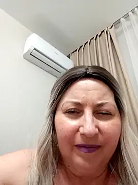 Lana Luna1 online show from November 3, 2025, 6:22 pm