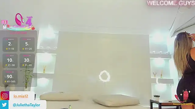 julietha taylor online show from September 24, 2025, 2:40 am