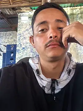 isacalejandroo online show from March 2, 2025, 4:47 pm