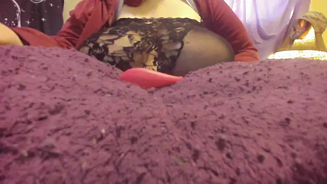 Snapshot of Alli_Kat chatting on February 24, 2025, 9:30 pm Alli Kat online show from February 24, 2025, 9:30 pm