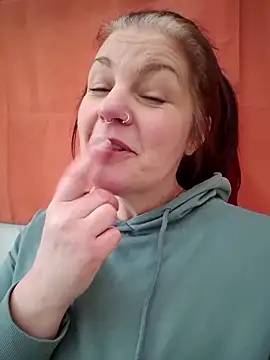 Snapshot of 420Curvybabe chatting on March 3, 2025, 5:31 pm 420Curvybabe online show from March 3, 2025, 5:31 pm