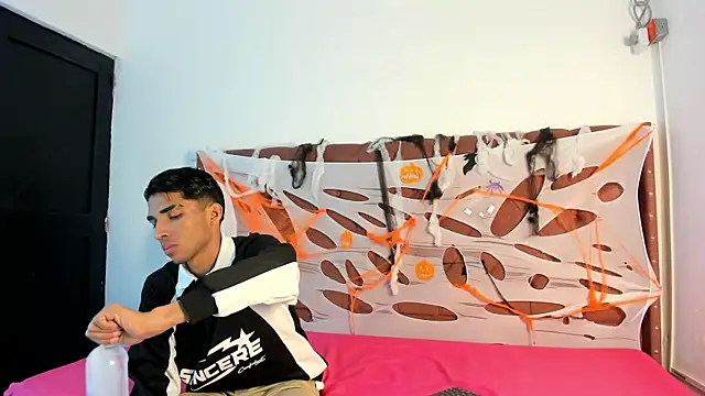 Snapshot of boys_yourparty chatting on October 18, 2025, 1:13 pm boys yourparty online show from October 18, 2025, 1:13 pm