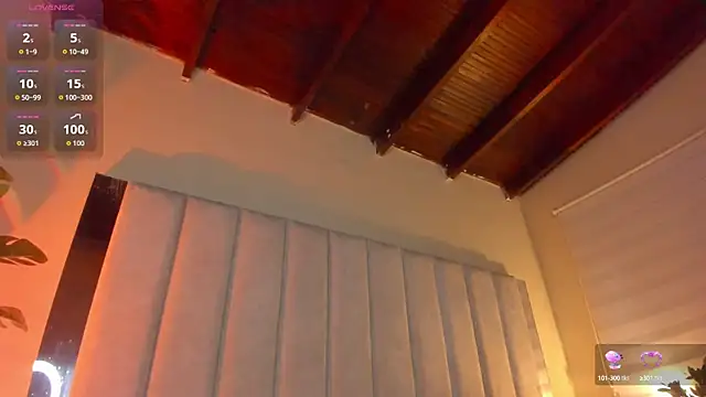 lil hanna18 online show from October 14, 2025, 8:09 pm