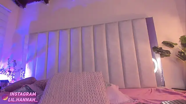 lil hanna18 online show from February 21, 2025, 10:50 am