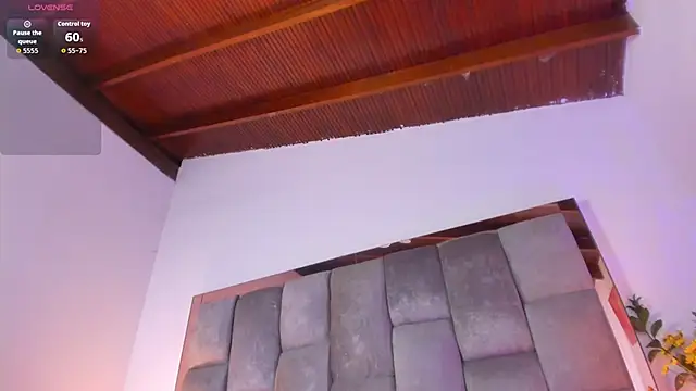 Snapshot of lil_hanna18 chatting on November 29, 2025, 11:43 am lil hanna18 online show from November 29, 2025, 11:43 am