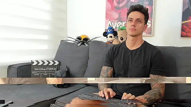 JeanBroc online show from November 4, 2025, 8:01 pm