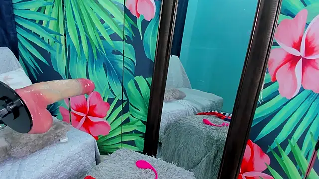 Snapshot of Mieldeluna chatting on December 19, 2025, 4:49 am Mieldeluna online show from December 19, 2025, 4:49 am