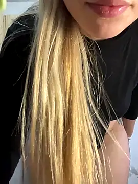 PEACHY439 online show from October 29, 2025, 5:45 pm