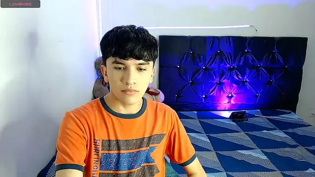 Snapshot of benji_hoter chatting on November 7, 2025, 10:03 pm benji hoter online show from November 7, 2025, 10:03 pm