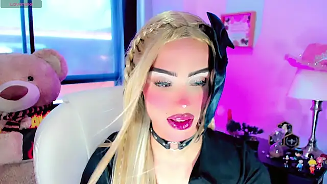 Snapshot of dollswit01 chatting on January 20, 2025, 8:18 pm dollswit01 online show from January 20, 2025, 8:18 pm