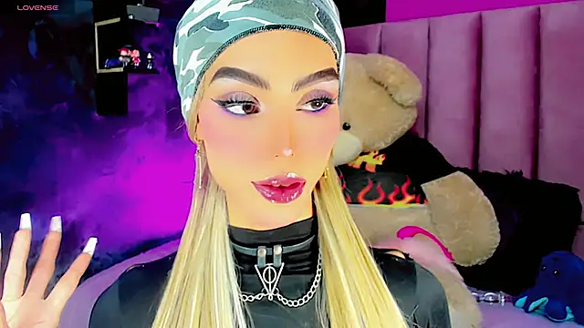 Snapshot of dollswit01 chatting on February 28, 2025, 4:43 am dollswit01 online show from February 28, 2025, 4:43 am