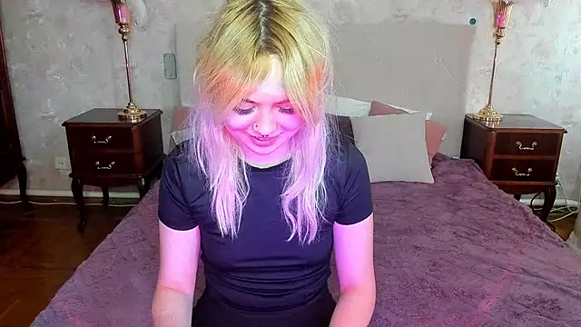 Snapshot of Iriska_mini chatting on September 9, 2025, 7:51 am Iriska mini online show from September 9, 2025, 7:51 am