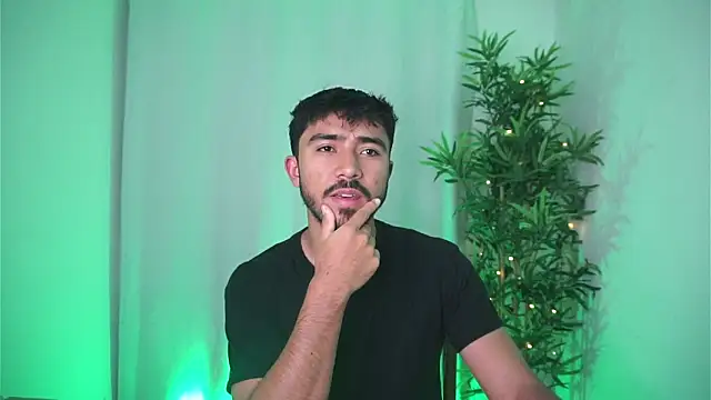 Snapshot of dam0n_fr0st chatting on November 3, 2025, 9:07 pm dam0n fr0st online show from November 3, 2025, 9:07 pm