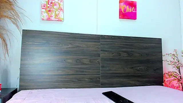 Snapshot of AnnieSofiia chatting on October 21, 2025, 7:57 pm AnnieSofiia online show from October 21, 2025, 7:57 pm