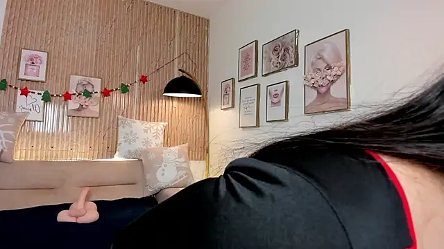 Eliz jane online show from December 22, 2025, 1:22 pm