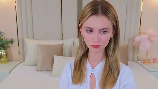 Snapshot of MarybethSnow chatting on September 17, 2025, 5:15 pm MarybethSnow online show from September 17, 2025, 5:15 pm