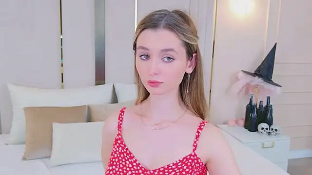 Snapshot of MarybethSnow chatting on October 28, 2025, 5:12 pm MarybethSnow online show from October 28, 2025, 5:12 pm