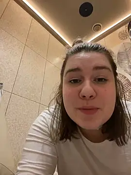 SuzieMurray online show from February 21, 2025, 8:07 am