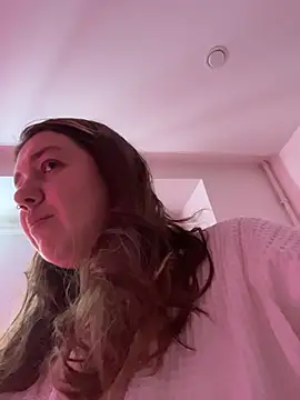 Snapshot of SuzieMurray chatting on February 26, 2026, 8:25 am SuzieMurray online show from February 26, 2026, 8:25 am