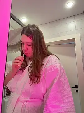 Snapshot of SuzieMurray chatting on February 7, 2026, 8:11 am SuzieMurray online show from February 7, 2026, 8:11 am