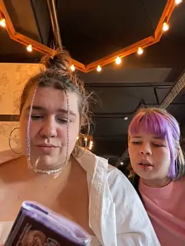 SuzieMurray online show from February 15, 2025, 11:50 am