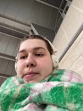 SuzieMurray online show from March 18, 2025, 8:17 am