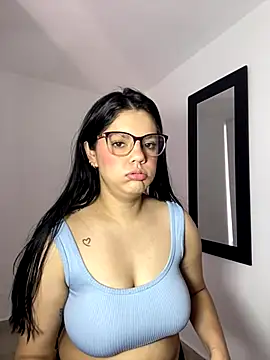 Snapshot of kimberlyhills1 chatting on October 19, 2025, 4:54 pm kimberlyhills1 online show from October 19, 2025, 4:54 pm