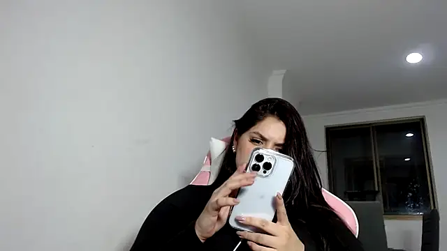 Snapshot of kimberlyhills1 chatting on March 10, 2025, 11:06 pm kimberlyhills1 online show from March 10, 2025, 11:06 pm