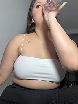 Snapshot of kimberlyhills1 chatting on March 7, 2025, 8:00 pm kimberlyhills1 online show from March 7, 2025, 8:00 pm