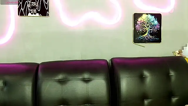 Snapshot of Laurentdupont04 chatting on May 9, 2026, 11:46 am Laurentdupont04 online show from May 9, 2026, 11:46 am