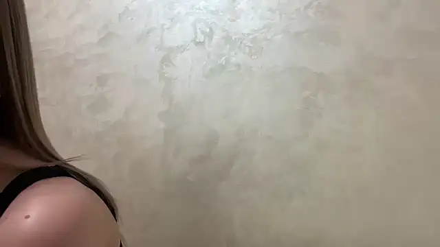 Snapshot of CaitlinaJayne23 chatting on February 1, 2026, 6:28 pm CaitlinaJayne23 online show from February 1, 2026, 6:28 pm