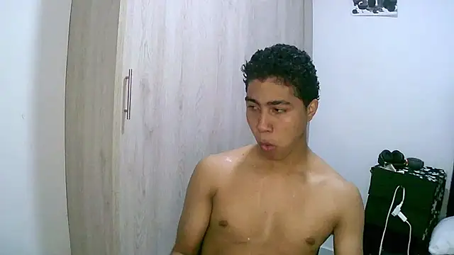 sexy diamante  online show from March 14, 2026, 5:13 am