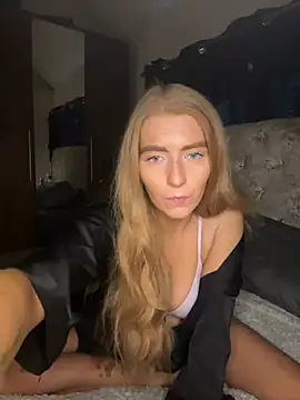 Summer Paige online show from March 9, 2025, 5:17 pm