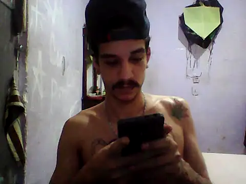 Snapshot of gatobranco001 chatting on February 27, 2025, 3:15 pm gatobranco001 online show from February 27, 2025, 3:15 pm