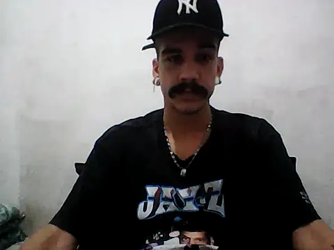 Snapshot of gatobranco001 chatting on June 11, 2026, 8:06 pm gatobranco001 online show from June 11, 2026, 8:06 pm