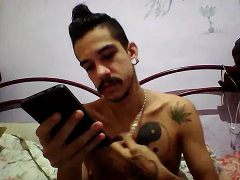 Snapshot of gatobranco001 chatting on March 23, 2025, 2:48 am gatobranco001 online show from March 23, 2025, 2:48 am