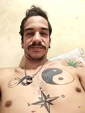 Snapshot of gatobranco001 chatting on March 3, 2025, 5:41 pm gatobranco001 online show from March 3, 2025, 5:41 pm