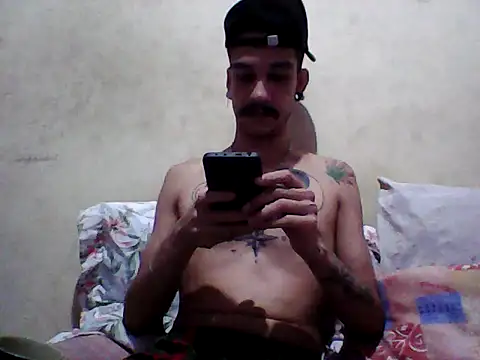 Snapshot of gatobranco001 chatting on March 17, 2025, 5:12 am gatobranco001 online show from March 17, 2025, 5:12 am