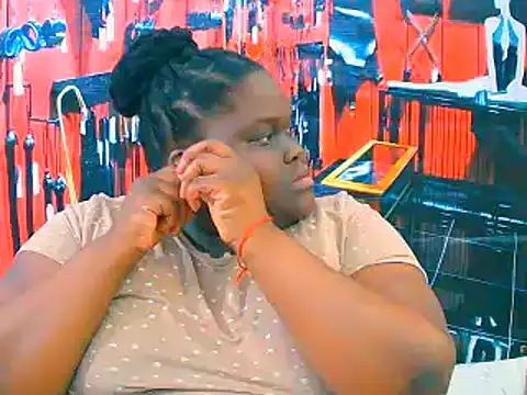 Snapshot of EbonyHotBuns chatting on November 12, 2025, 7:56 am EbonyHotBuns online show from November 12, 2025, 7:56 am