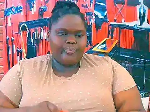 Snapshot of EbonyHotBuns chatting on November 18, 2025, 10:29 am EbonyHotBuns online show from November 18, 2025, 10:29 am