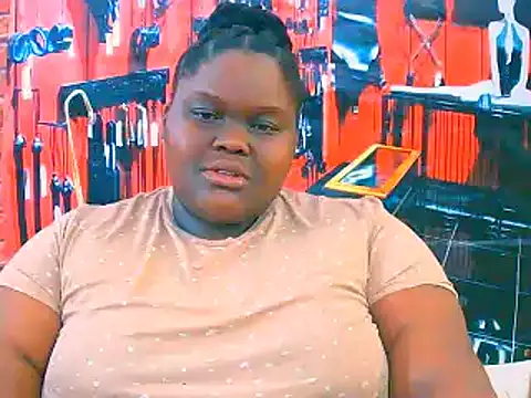 Snapshot of EbonyHotBuns chatting on November 6, 2025, 6:45 pm EbonyHotBuns online show from November 6, 2025, 6:45 pm