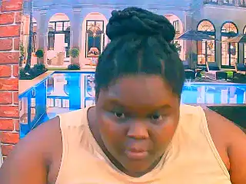 Snapshot of EbonyHotBuns chatting on December 17, 2025, 9:20 pm EbonyHotBuns online show from December 17, 2025, 9:20 pm